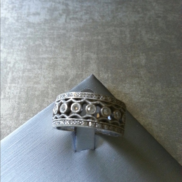 Jewelry - Diamond ring